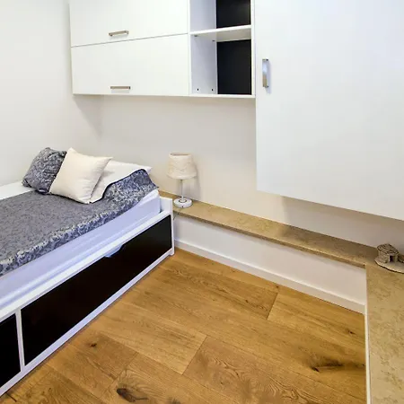 Atemberaubendes Altstadtapartment Mit Privater Terasse, Aussendusche - Nur 500 Meter Zum شقة *