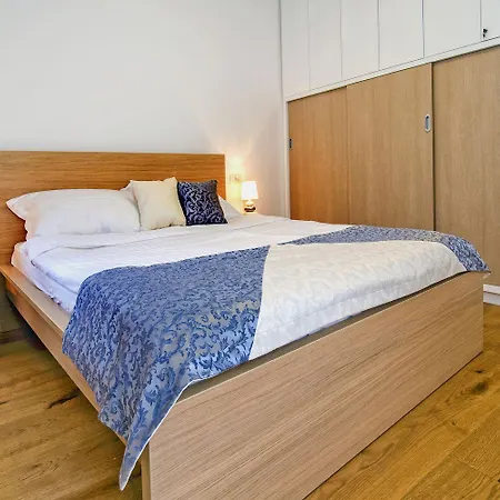 Atemberaubendes Altstadtapartment Mit Privater Terasse, Aussendusche - Nur 500 Meter Zum شقة *