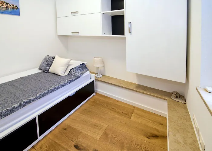Atemberaubendes Altstadtapartment Mit Privater Terasse, Aussendusche - Nur 500 Meter Zum Appartamento *