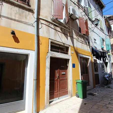 Apartamento Atemberaubendes Altstadtapartment Mit Privater Terasse, Aussendusche - Nur 500 Meter Zum Rovinj